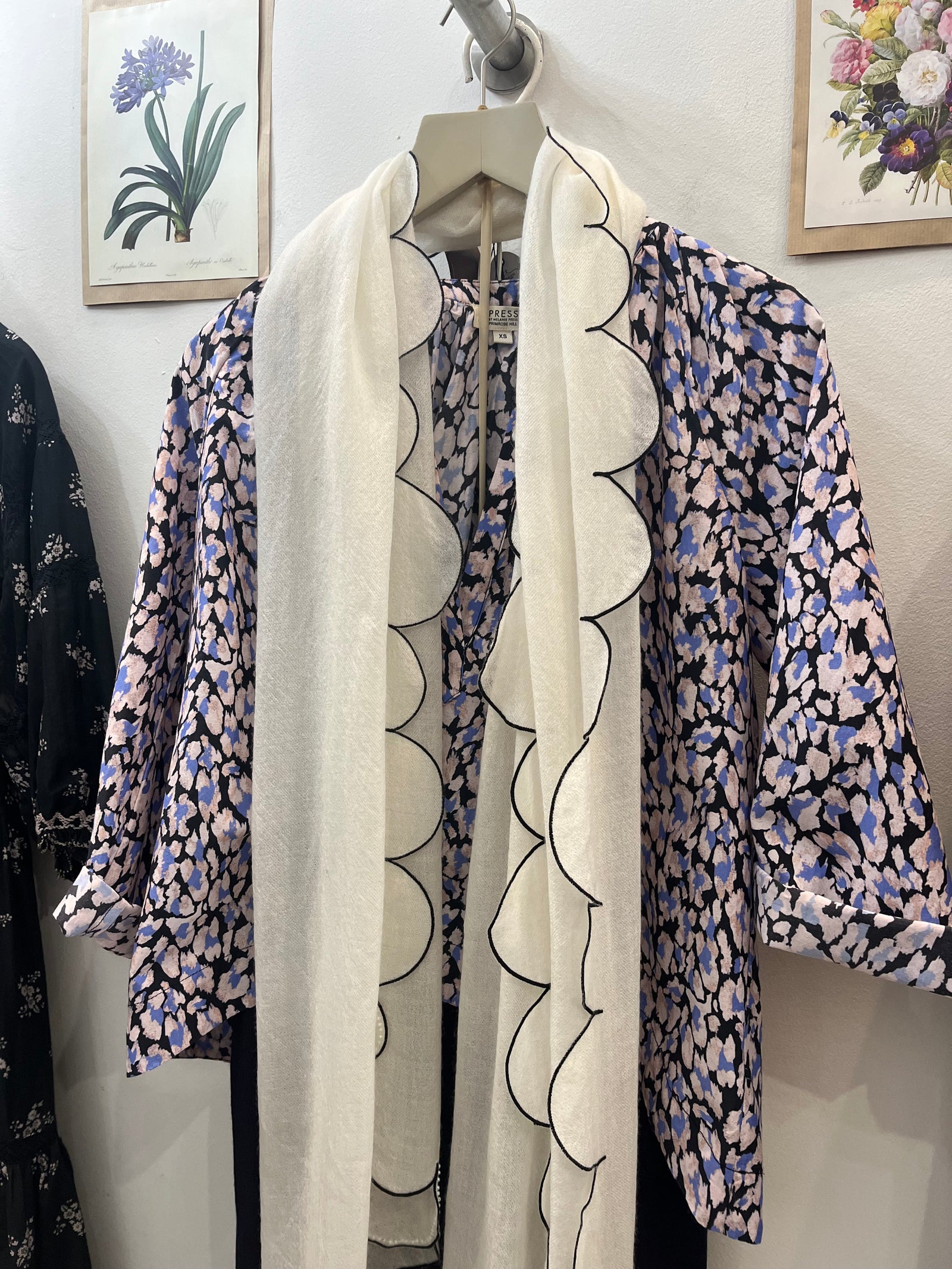 Cashmere Scallop Edge Scarf