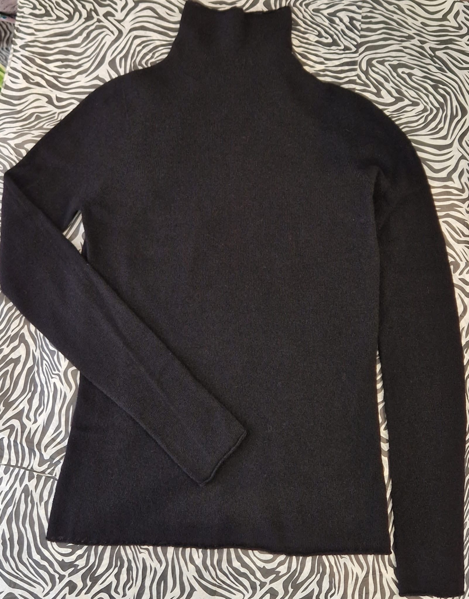 Black Seamless Italian Polo Knit