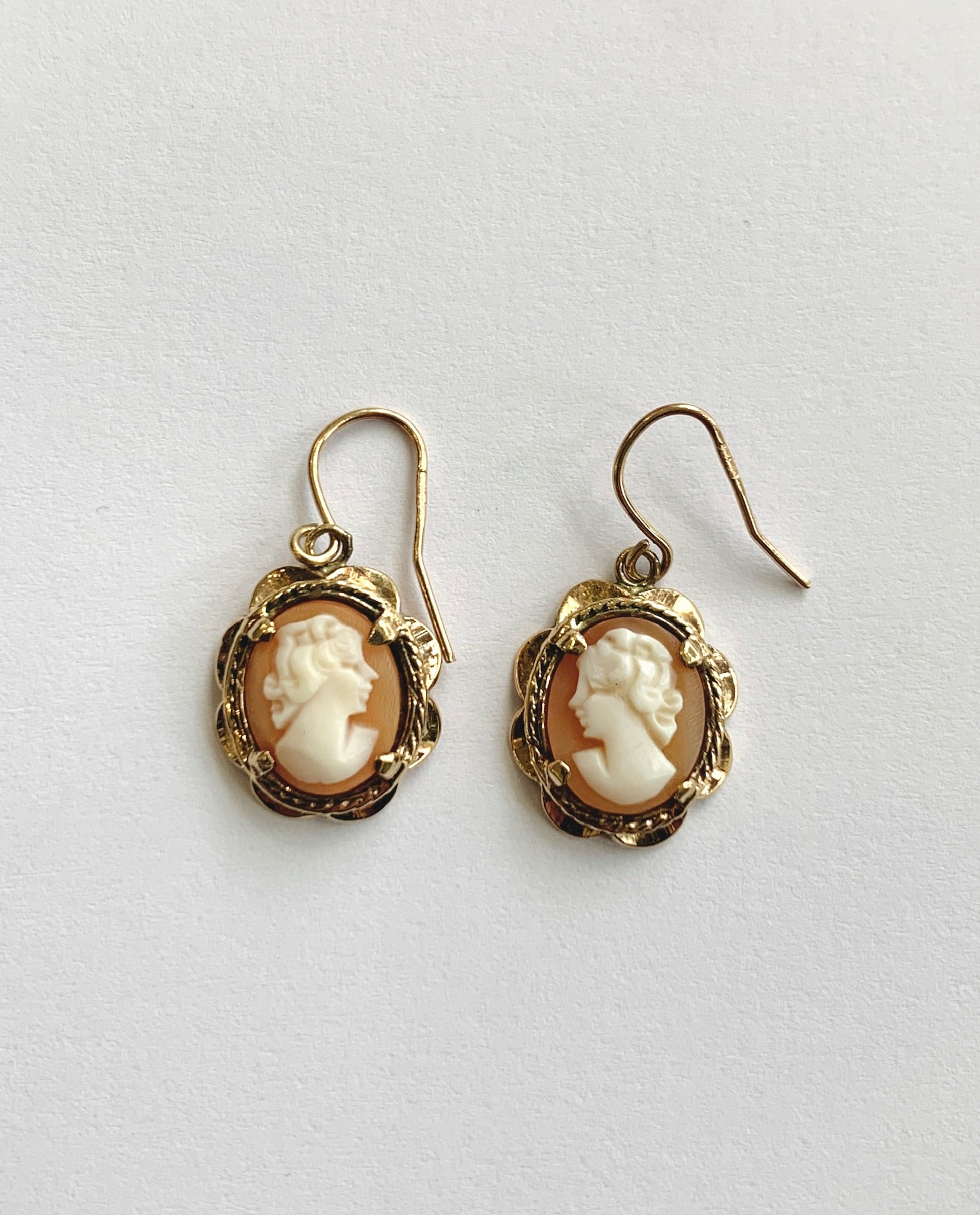 Vintage Cameo Earrings 9ct Gold